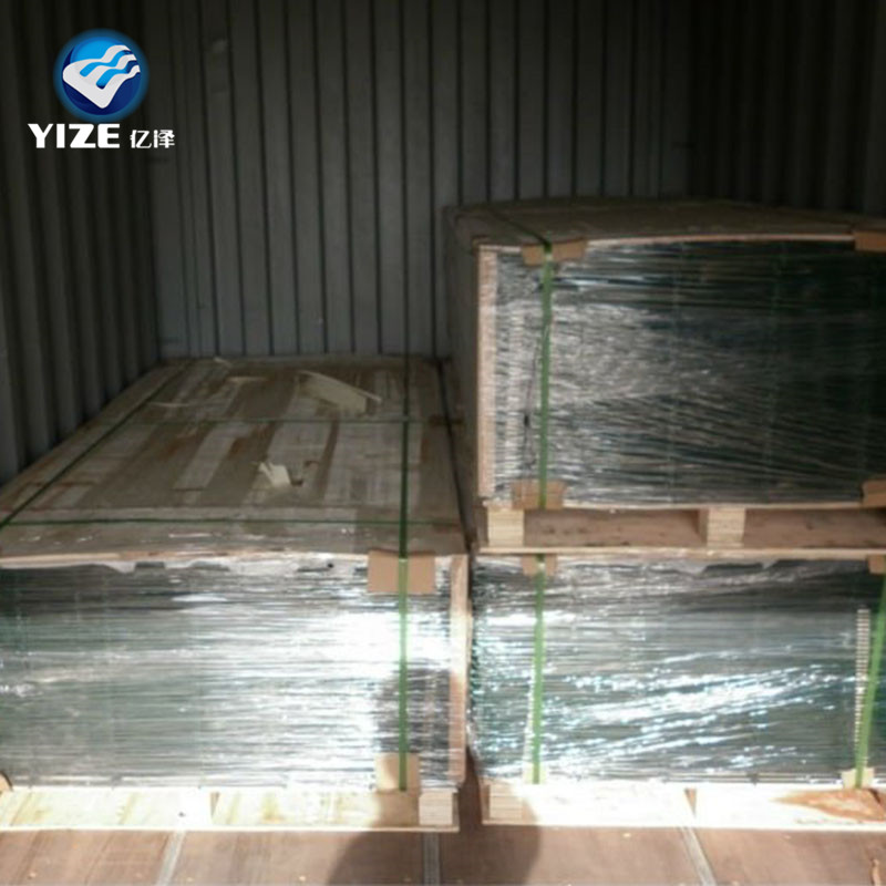 Folding fence (24)